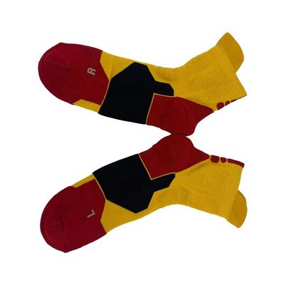 Calcetinas de beleza secas rápidas e respiráveis para homens Logotipo personalizado Calcetinas de aderência esportiva de estilo regular