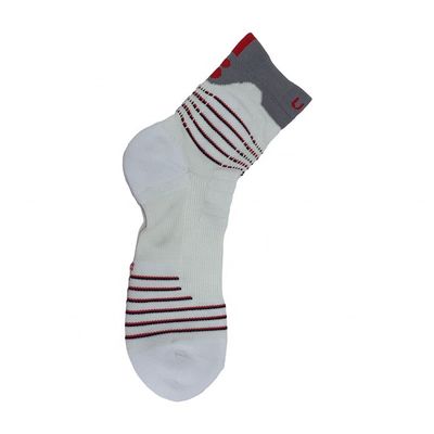Calcetinas de beleza secas rápidas e respiráveis para homens Logotipo personalizado Calcetinas de aderência esportiva de estilo regular
