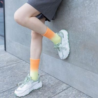 50000 Street Custom Cotton Crew Sweat Socks em estilos de variedade bem vendidos Absorver algodão