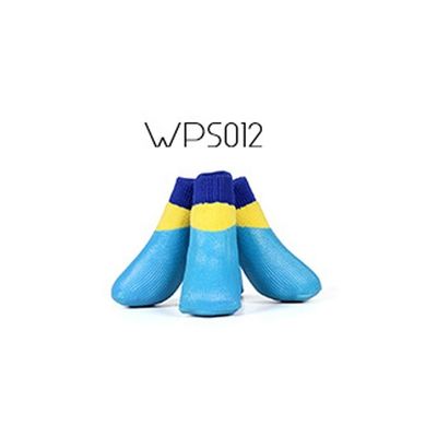 Meias meias impermeáveis para cães mantêm as patas secas durante o jogo ao ar livre
