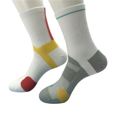 Calcetinas desportivas de design personalizado com espessura padrão de tecido rápido seco e respirável